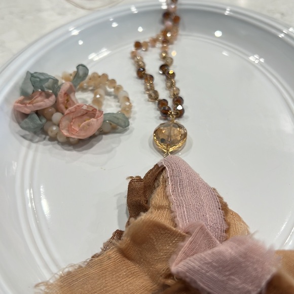 Necklace and bracelet lot - Picture 6 of 6